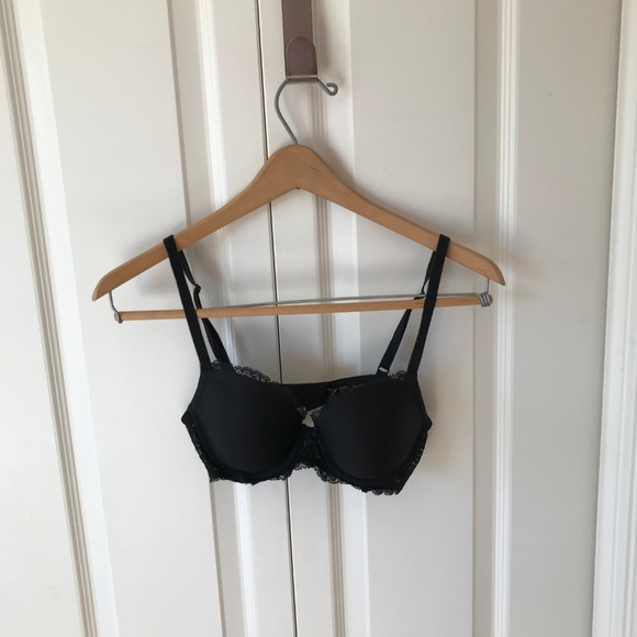 Black Bra - Picture 1 of 3